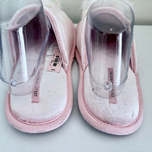 NWT Victorias\'s Secret Velvet Pom Pom Slippers Retro Glam M - Picture 6 of 8